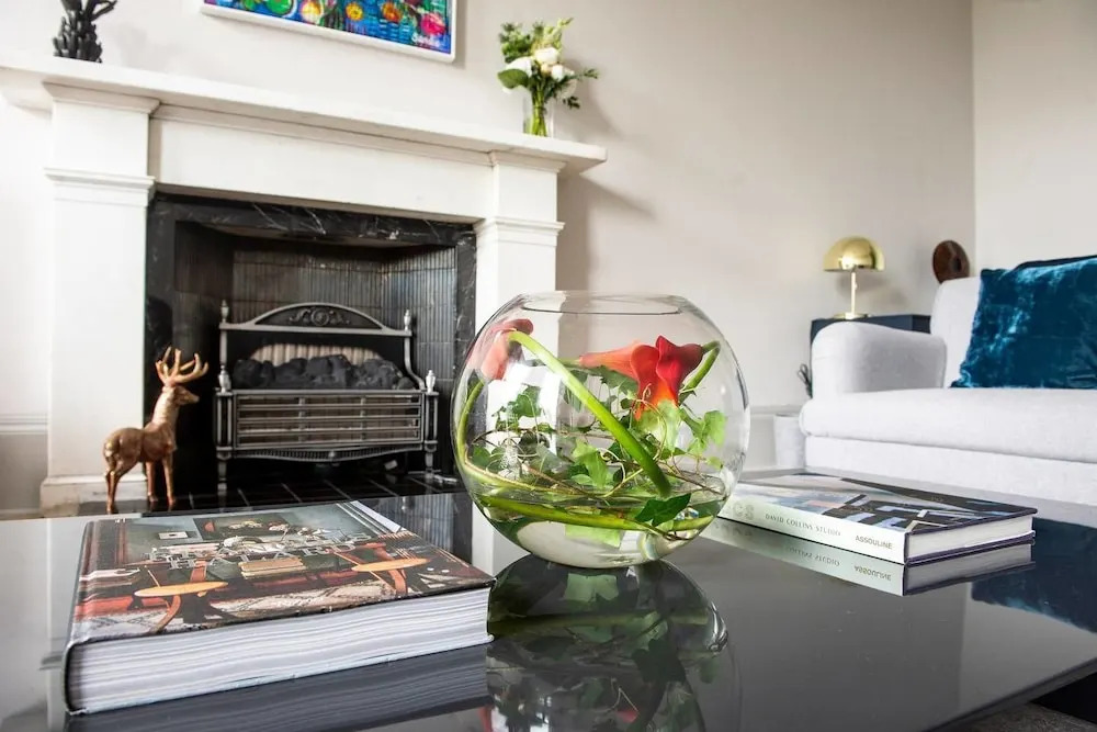 Ainslie Place Luxury Apt In Heart Of The City
