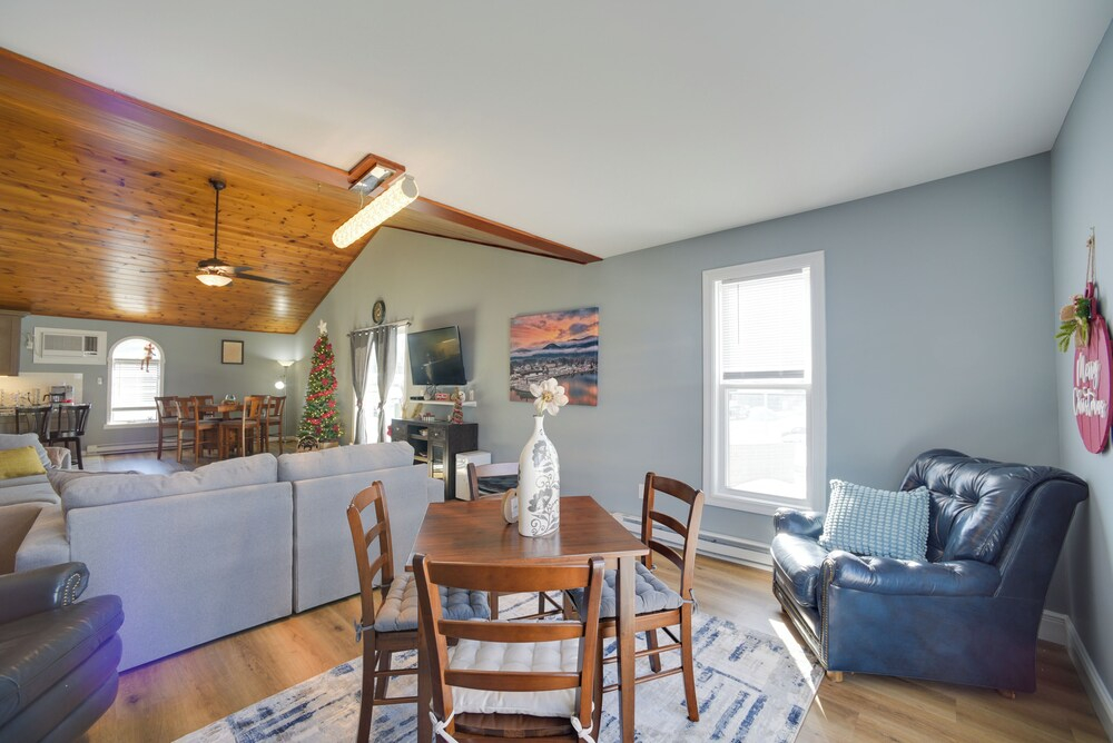 3 Blocks to Lake George Village: Spacious Home