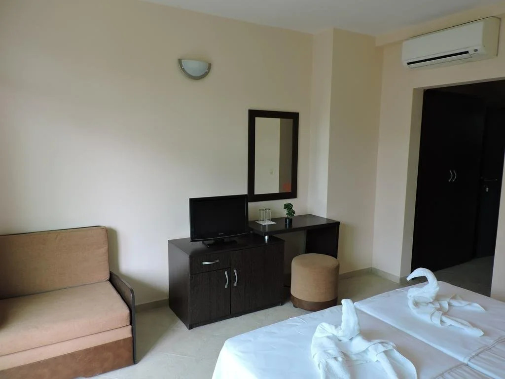 Family Hotel Eleven Moons