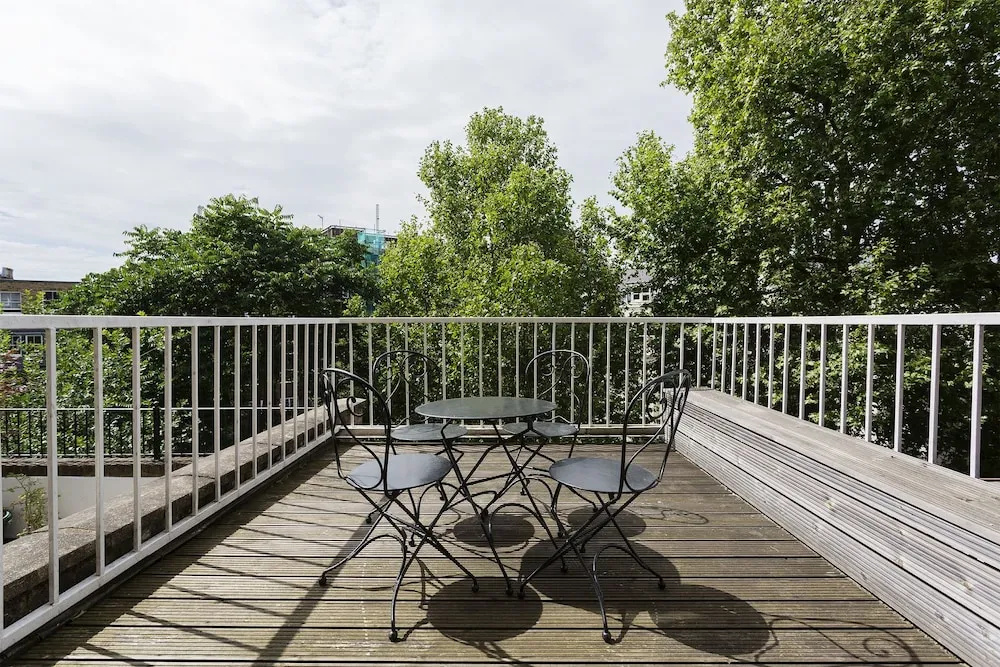 Veeve - The Artist's Retreat