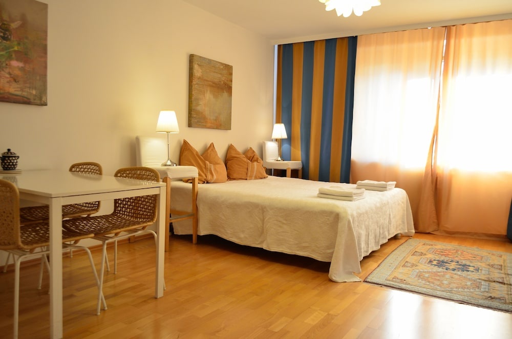 GoVienna Urban Living Belvedere Apartment