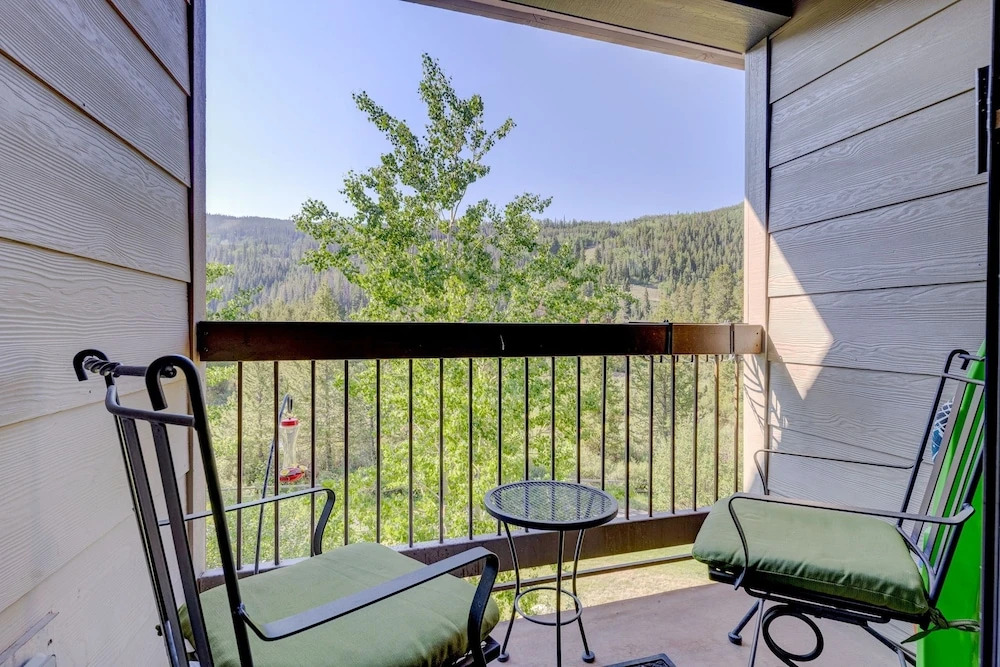 Frostfire E41 2 Bedroom Condo by RedAwning