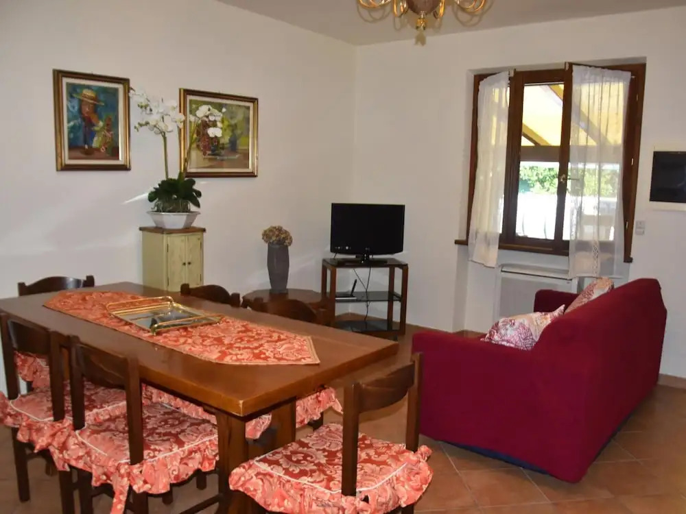 Pretty Holiday Home Casa Luca With Above ground Pool in Capezzano Pianore