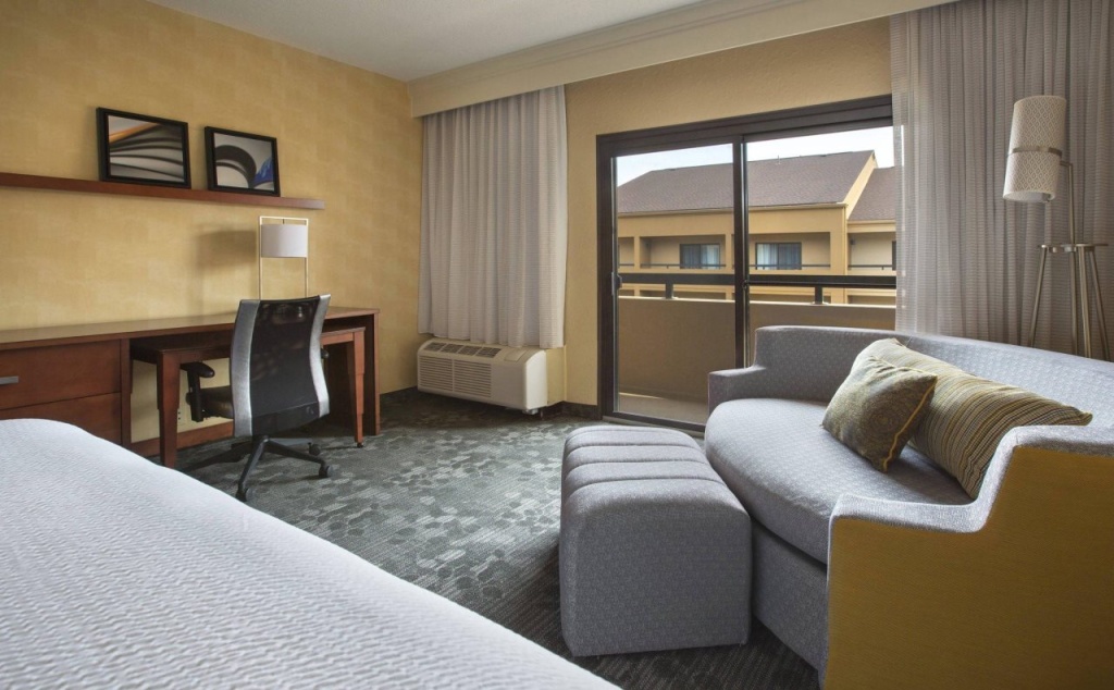 Courtyard by Marriott Boston Andover