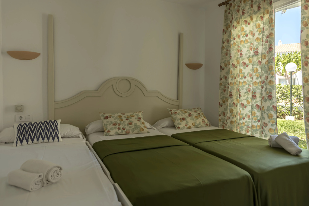 Apartamentos Las Brisas I & II