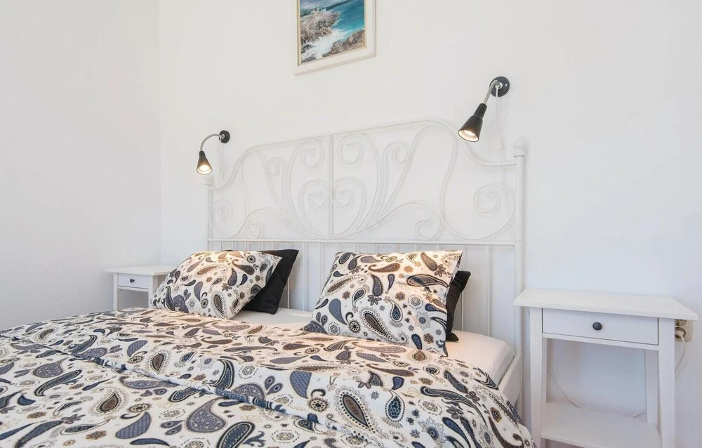 Beautiful Home in Zrnovo With Wifi and 3 Bedrooms