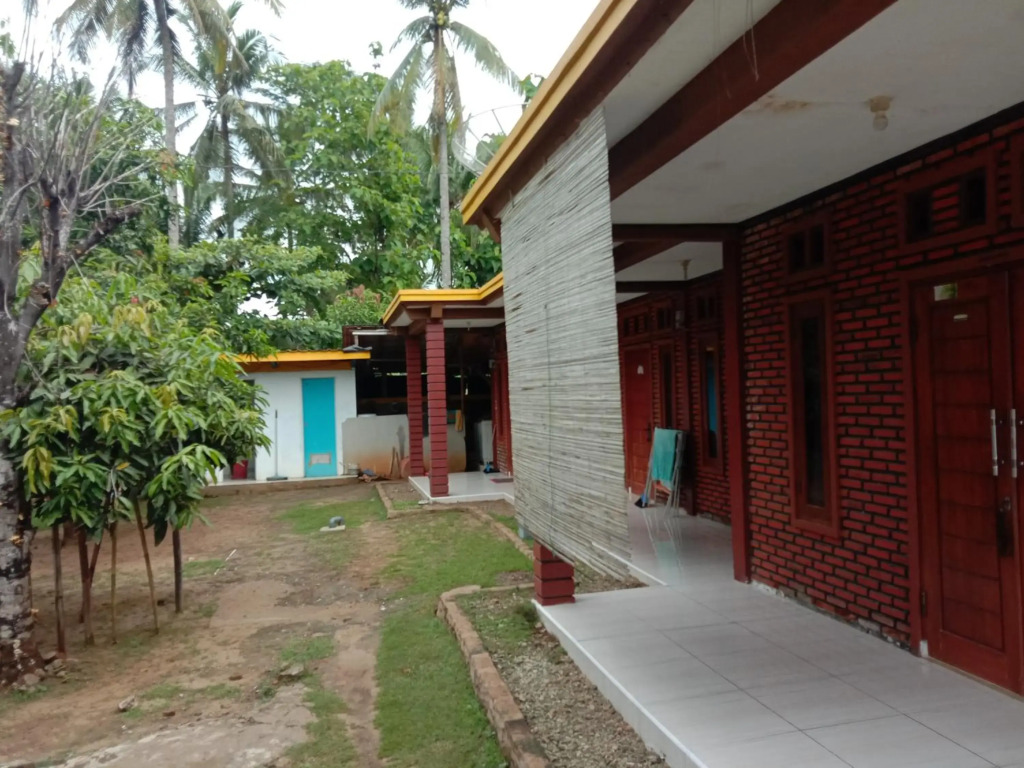 Hotel O Penginapan Putri Asih Sawarna