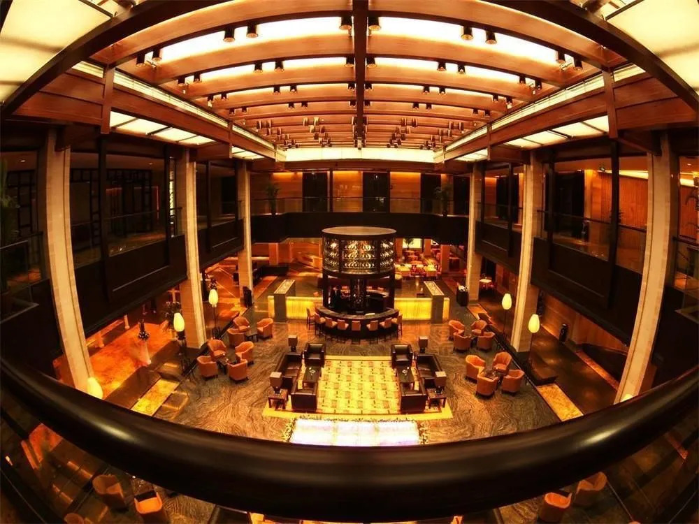 Mirror Lake Hotel