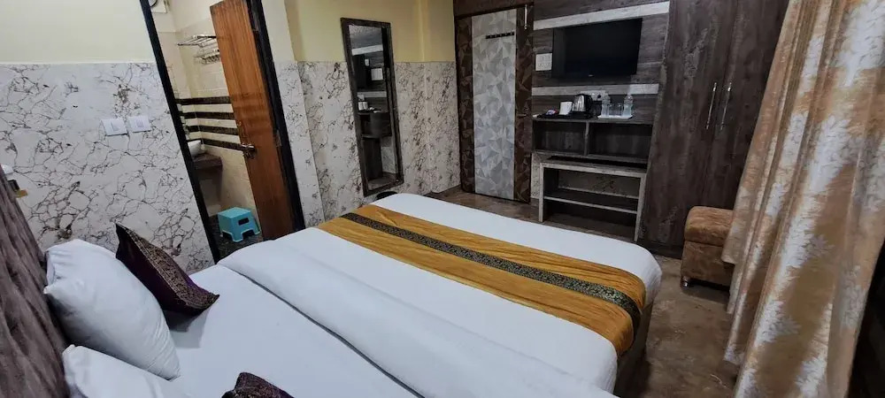Hotel R S RESIDENCY