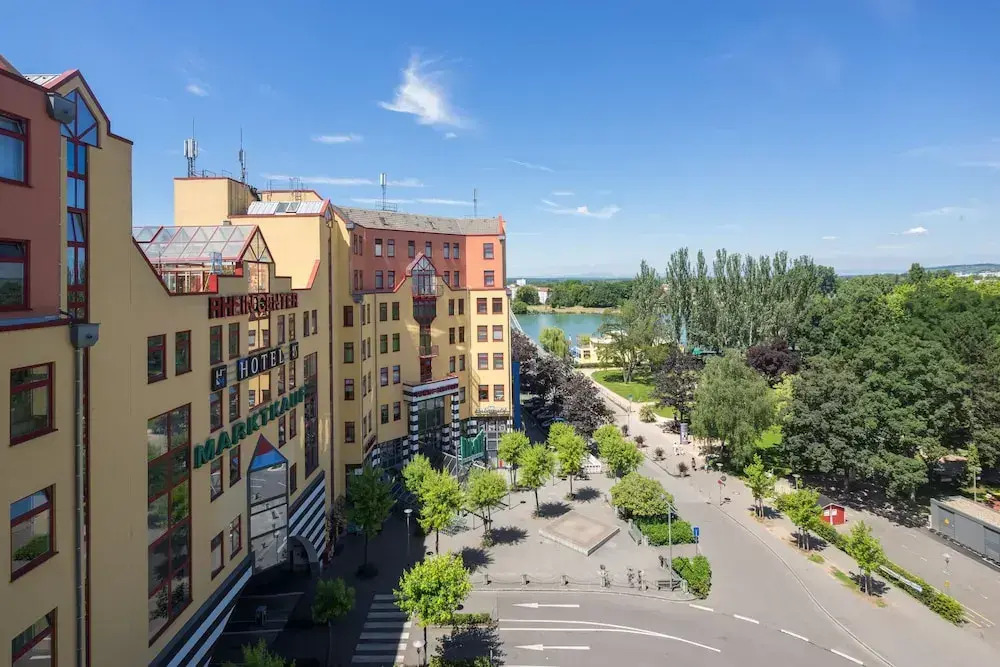 Maximilian Hotel & Apartments Weil am Rhein / Basel