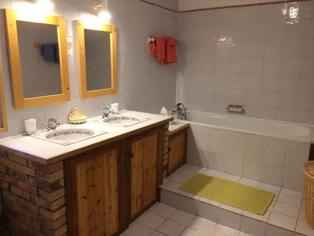 Chambre dhôte la Fessille B&B piscine et spa 2 personnes