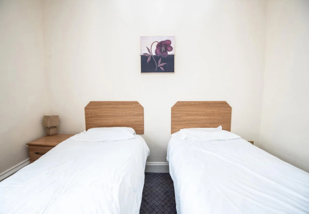 OYO The White Hart Inn