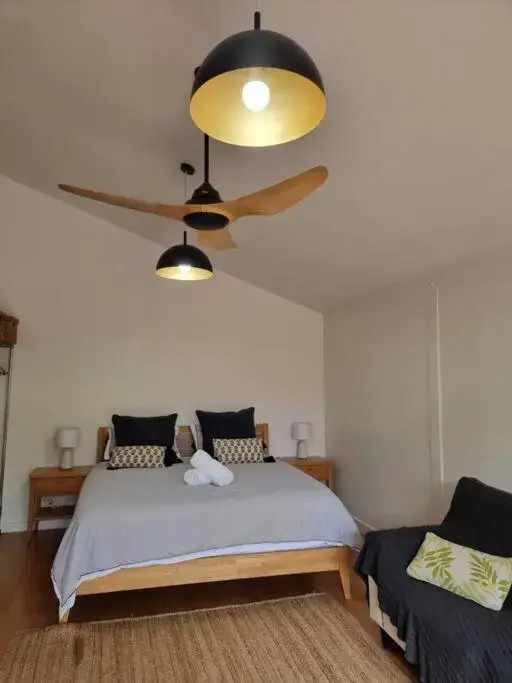 Tallows Studio -Modern, tranquil, dog friendly,2 mins to the beach