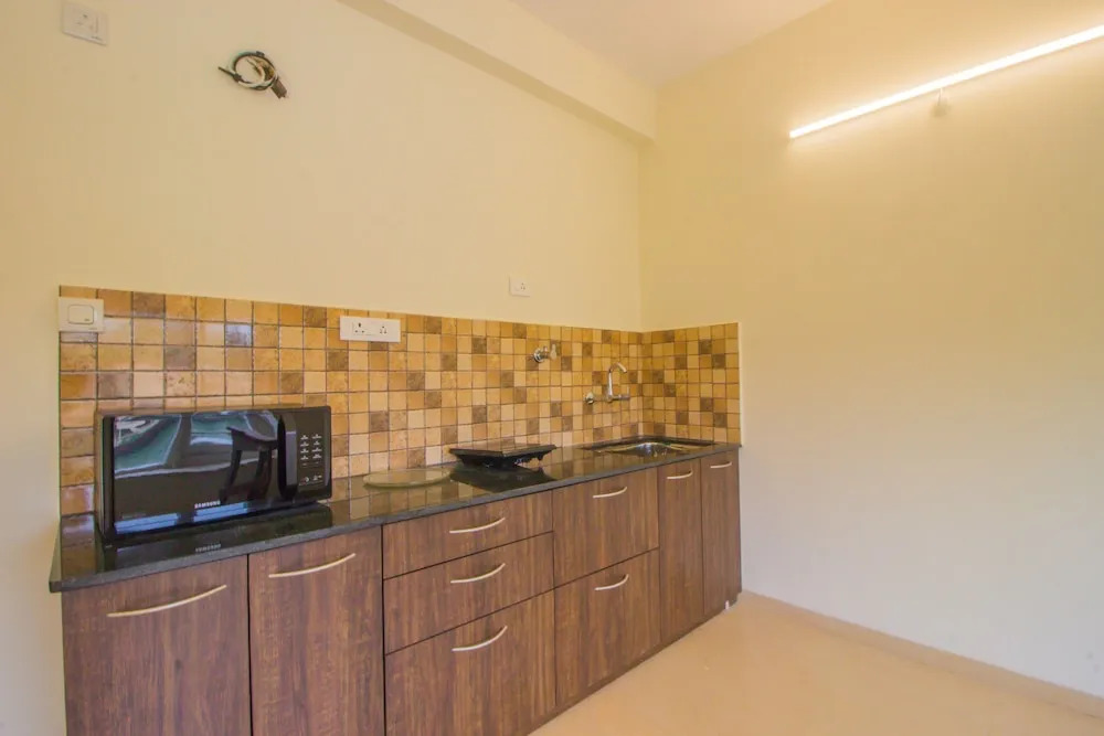 OYO 16157 Home Casa Laguna Lake View Studio