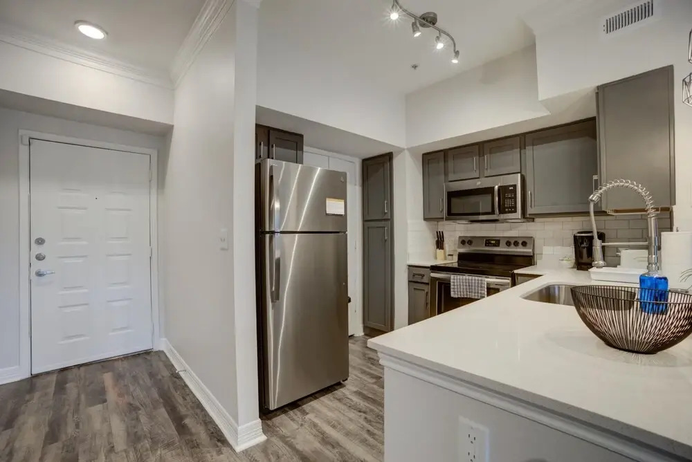 Apartments near Houston Medical Center & Rice University by Frontdesk