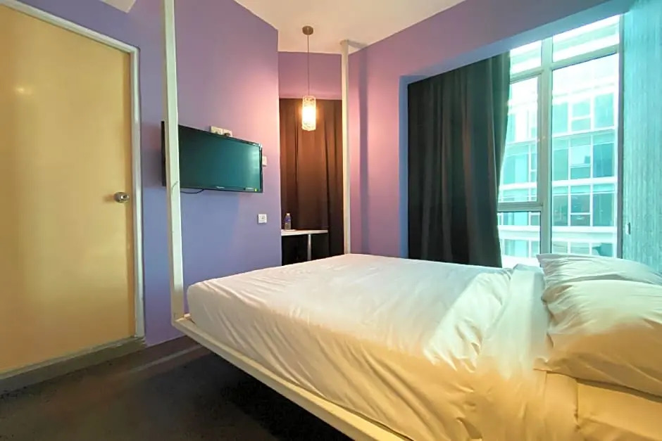 OYO 90484 Bright Hotel