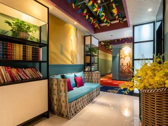 Yuhuashe Fashion Hotel (Zhengzhou Hanghai Plaza City Southeast Subway Station)