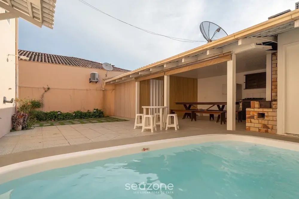 5BR Home w/ Pool in Penha Center Bsl190