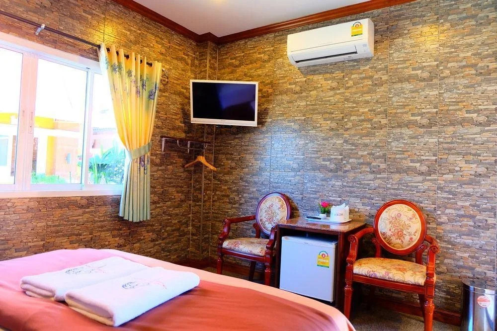 Lion House Hotel