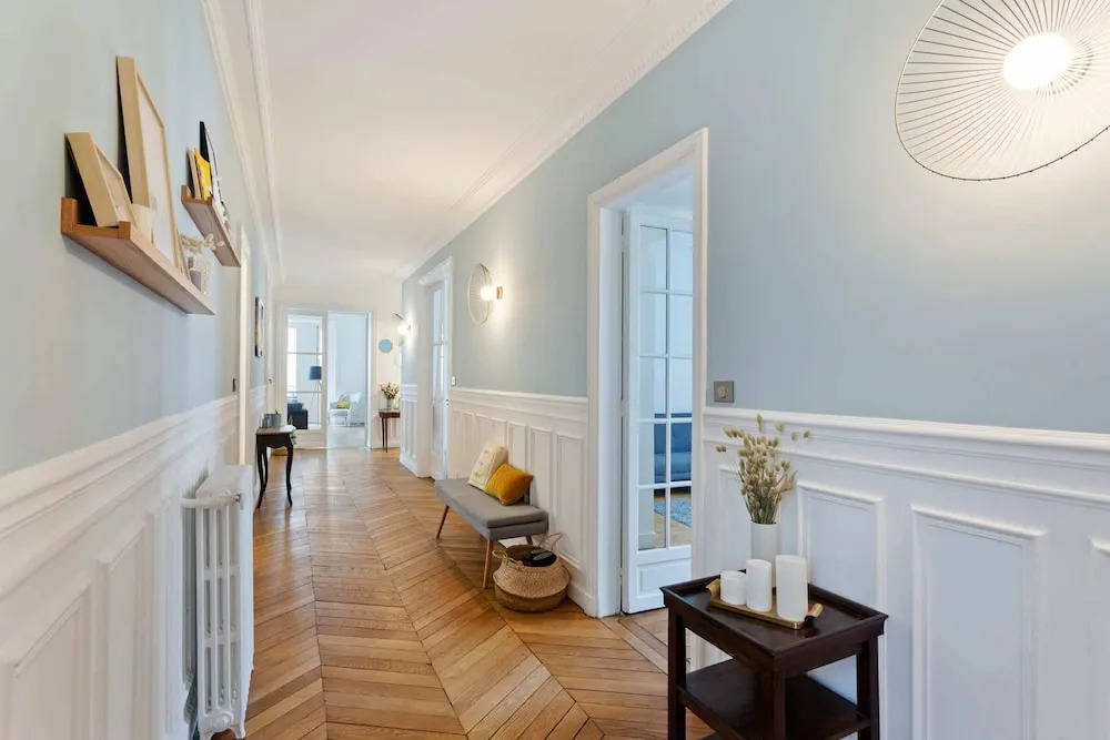 Luxury and Spacious Apartment in the Heart of Paris