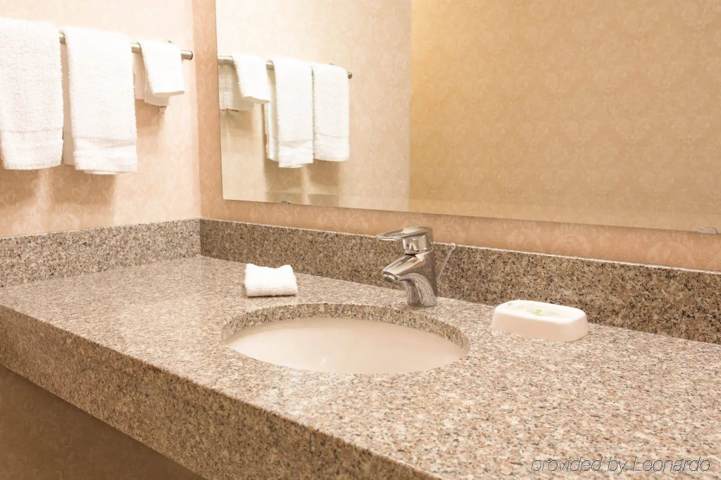 Drury Inn & Suites Indianapolis Northeast