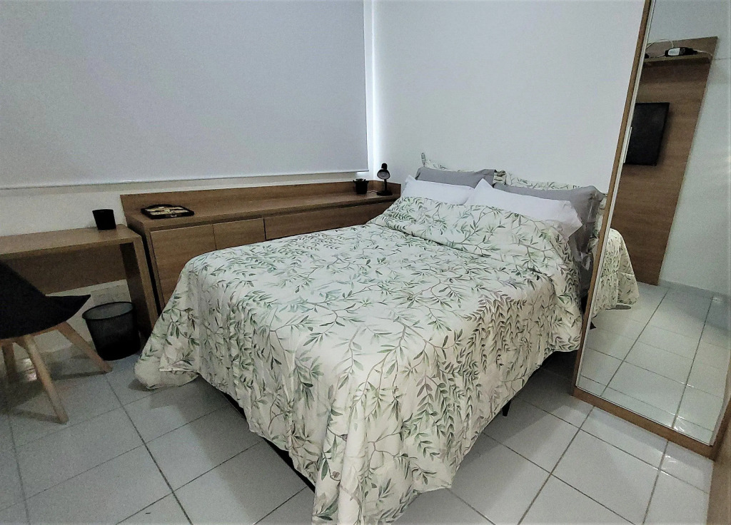 Quarto E Sala Novo E Silencioso