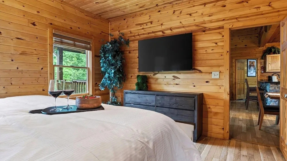 Majestic Springs Lodge by Avantstay Indoor Pool + Spa + Game Room Smoky Mtns