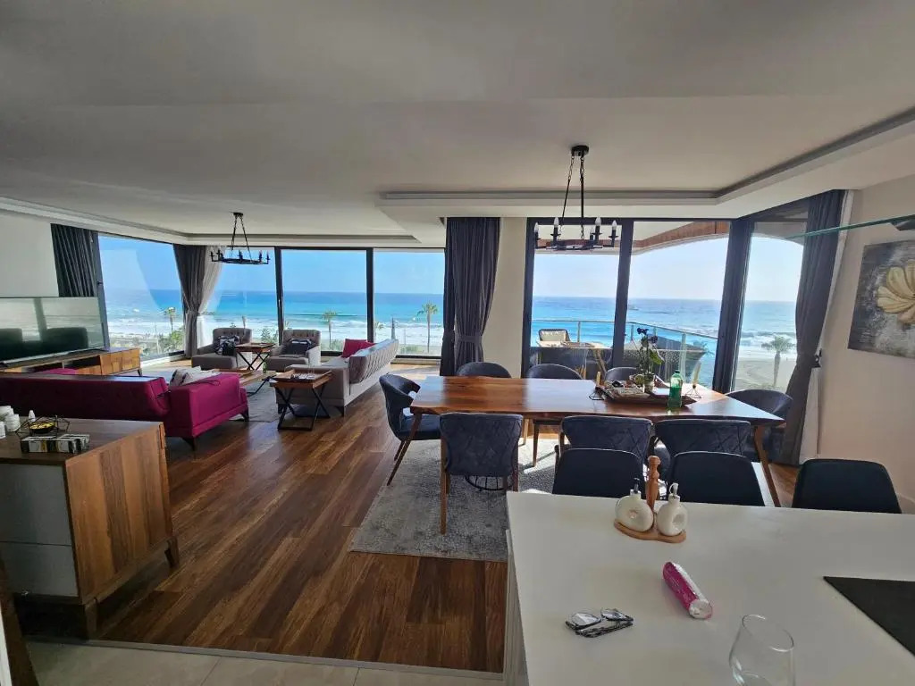 Arnelya Beach Penthouse 285m2
