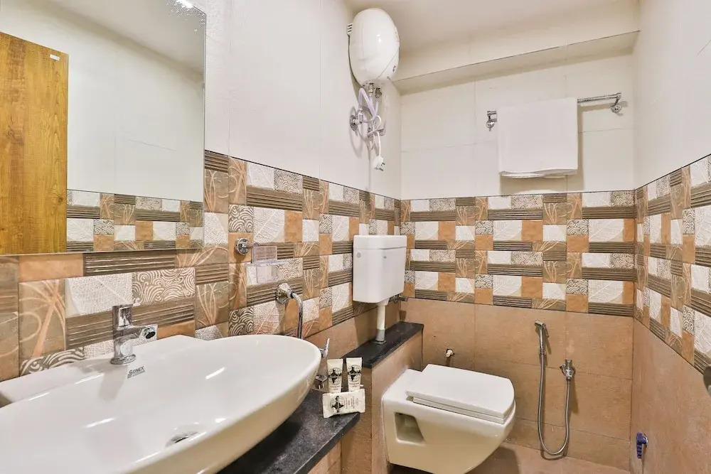 OYO 22673 Hotel Suncity