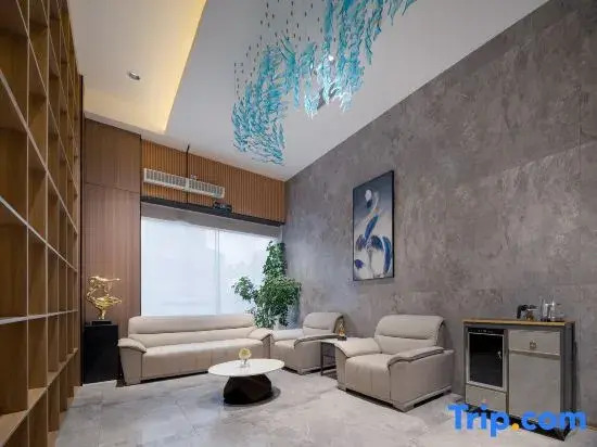 Yizhou Ruijin Hotel (Guanshanhu Park, Guanshanxi Road Subway Station Store)