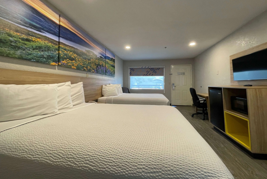 Days Inn by Wyndham Near Seaworld San Antonio