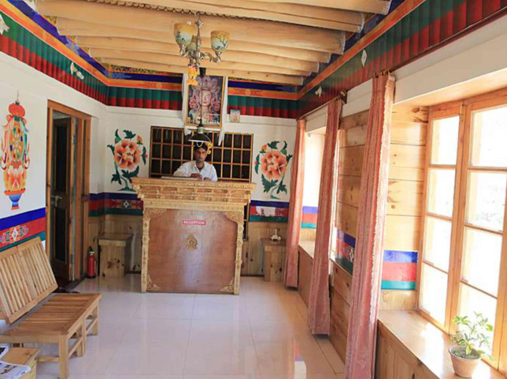 Hotel Mahay Palace