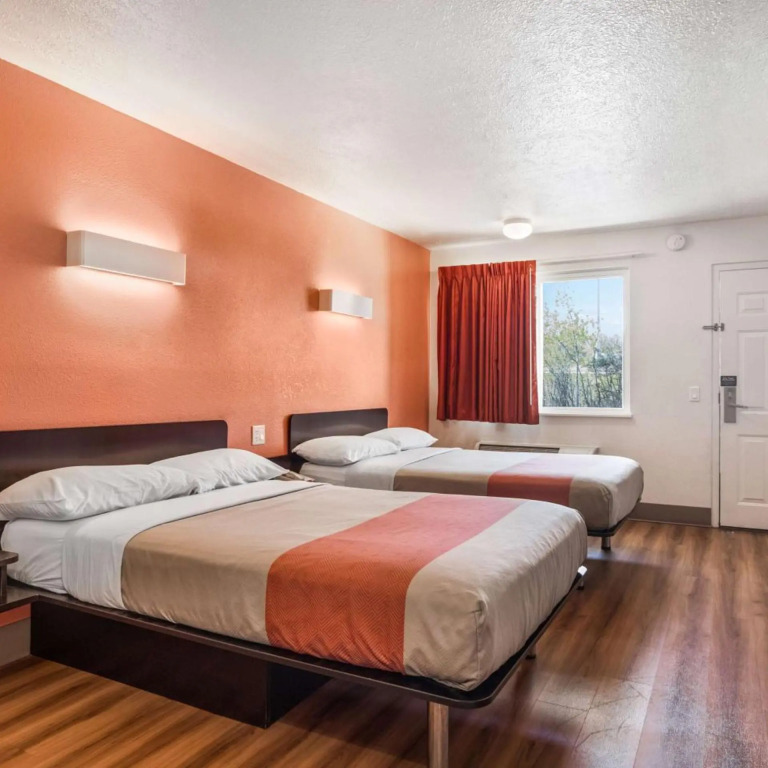 Motel 6-Youngstown, OH