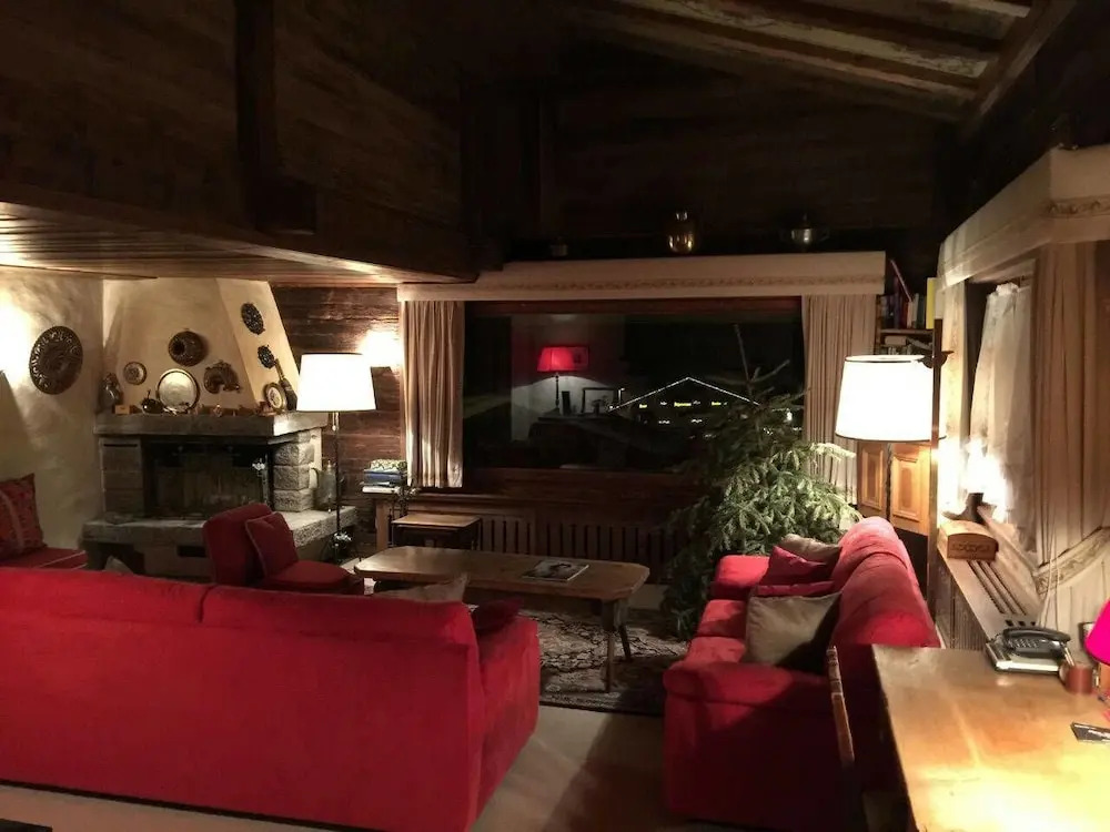 Big Luxurious Chalet in Schönried