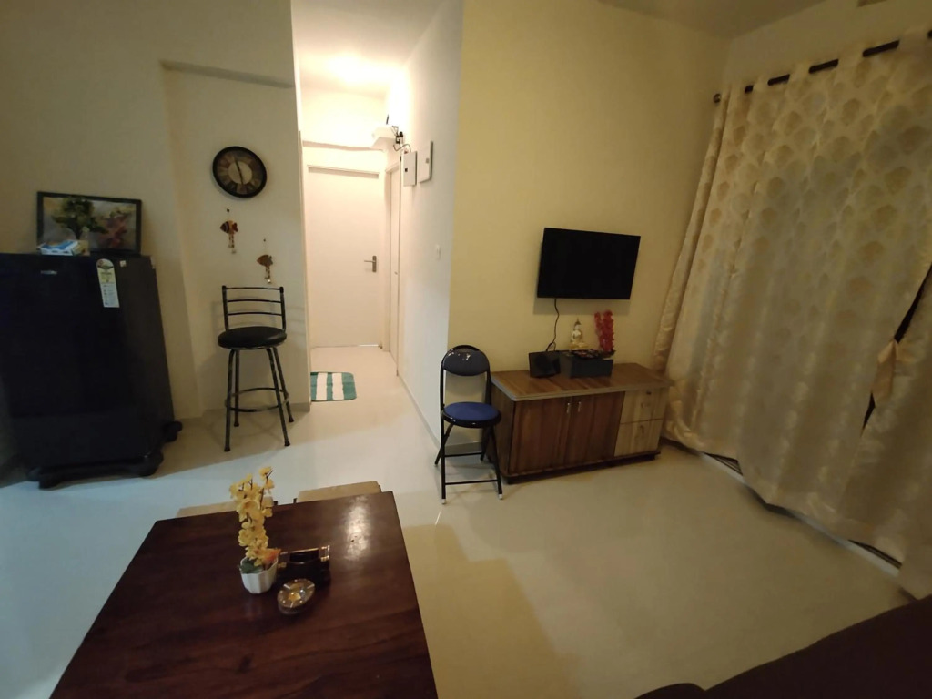 Tata Housing -Garden & pool view-6KM from Airport