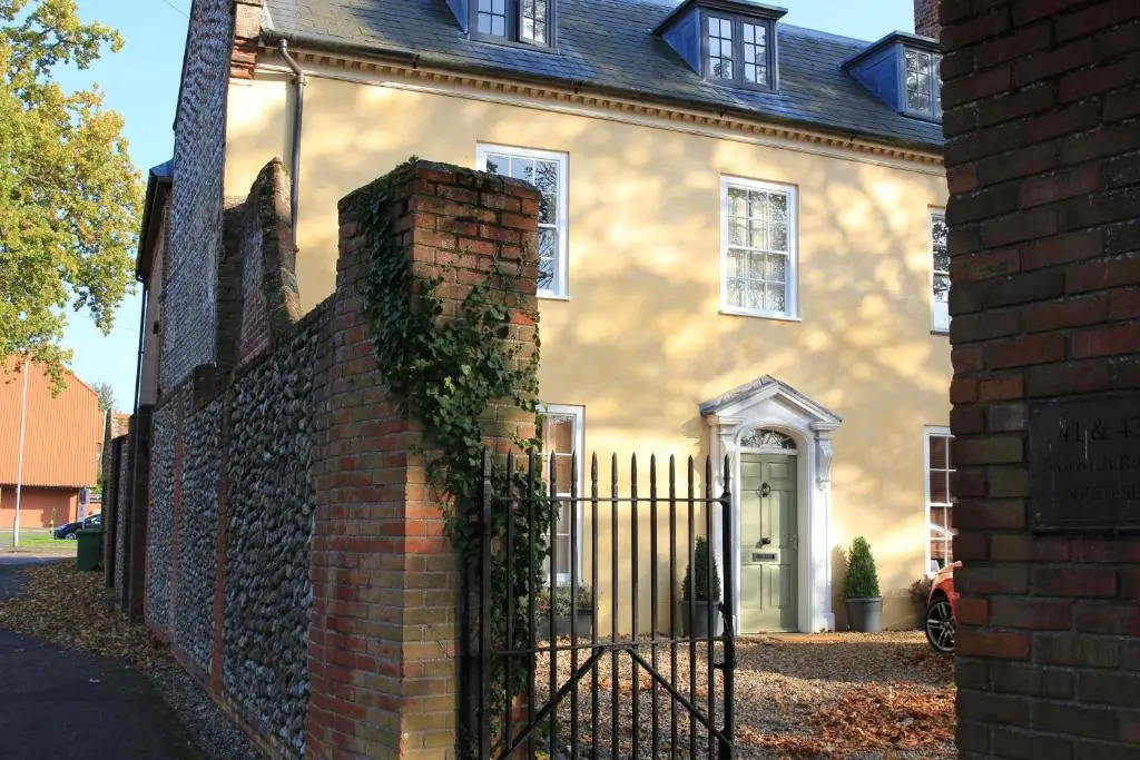 The Lawns Spa Apartment