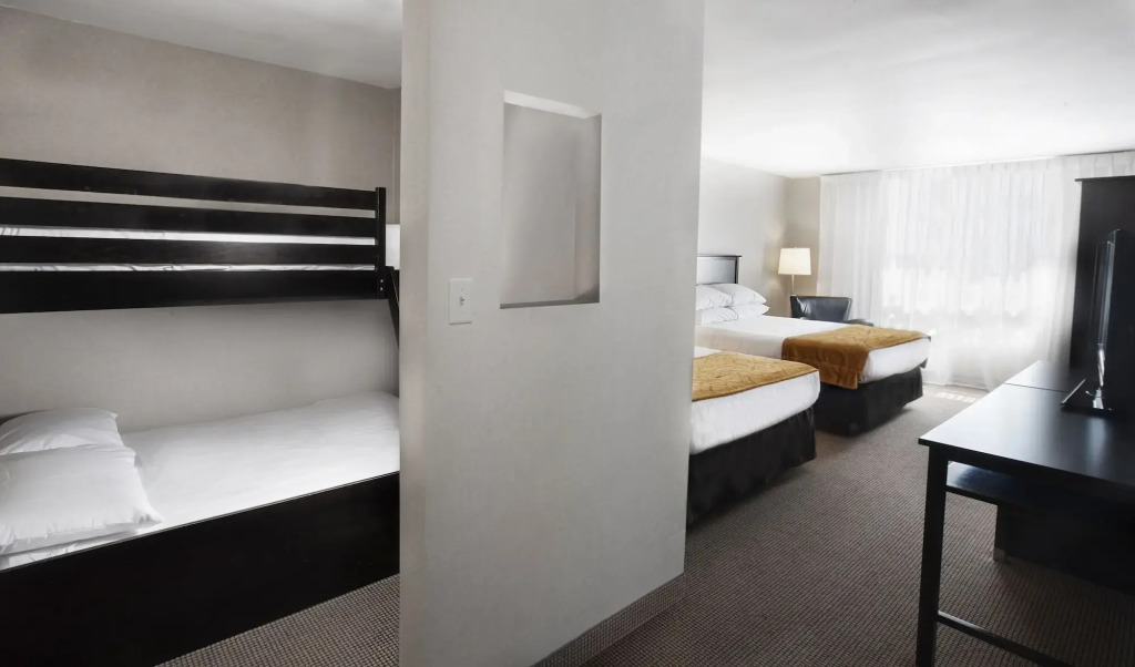 Skyline Hotel & Waterpark