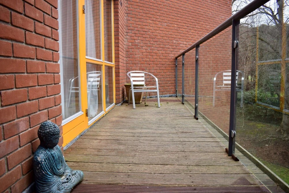 2 Bedroom Apartment With Balconies