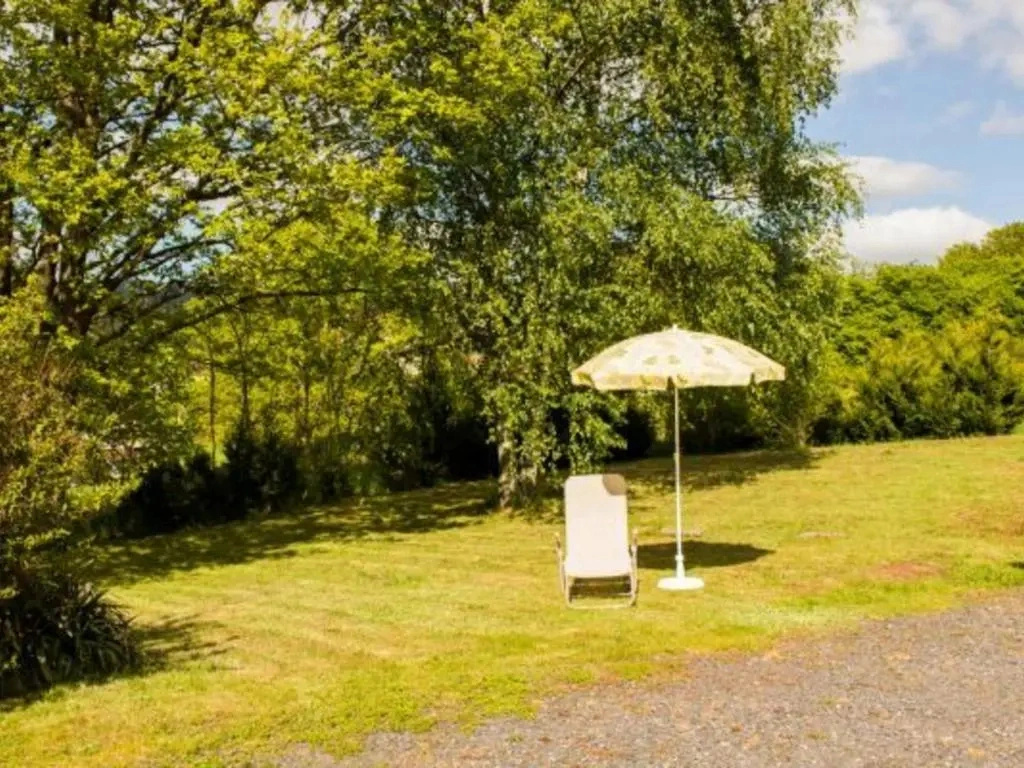 Chalet confortable avec cheminée à Taintrux - FR-1-589-222