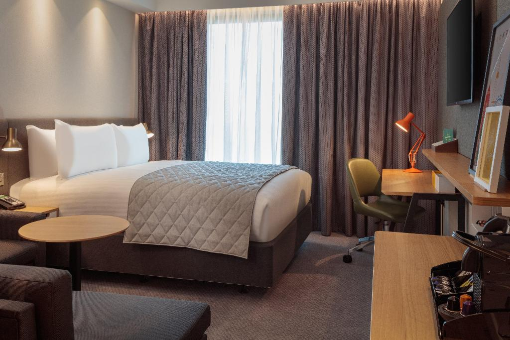 Holiday Inn London Heathrow - Bath Road by IHG