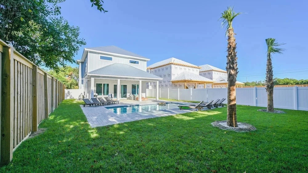 Laguna Beach Retreat by AvantStay | Private Pool + Steps to the Beach • Near Pier Park and Dining