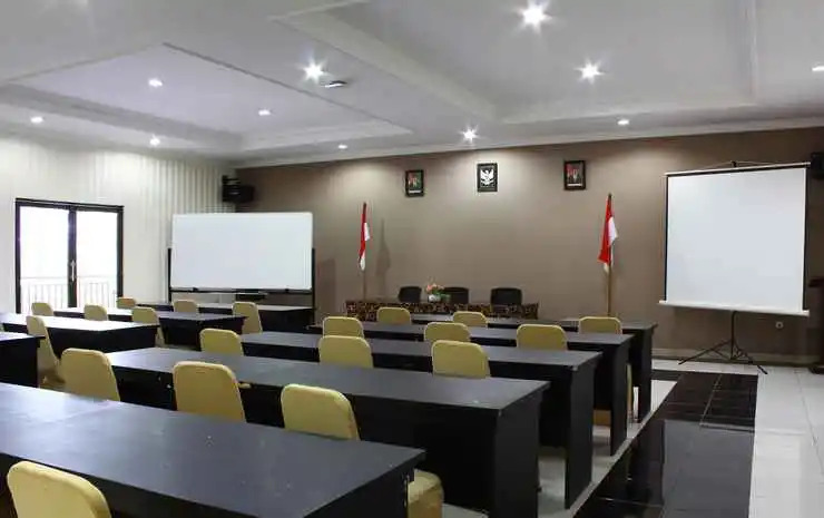 Bayak hotel bumdes Cipayung & resort