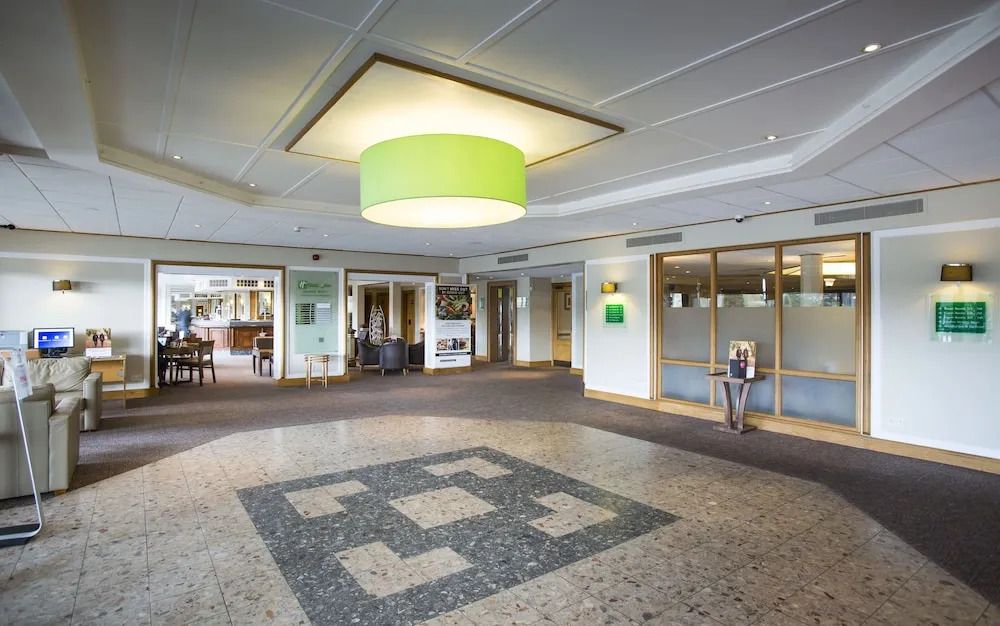 Holiday Inn Luton South M1, JCT.9