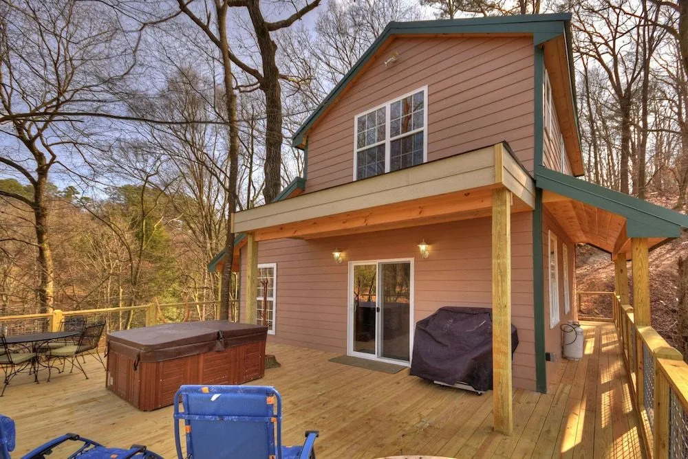Treehouse Ellijay Star5vacations