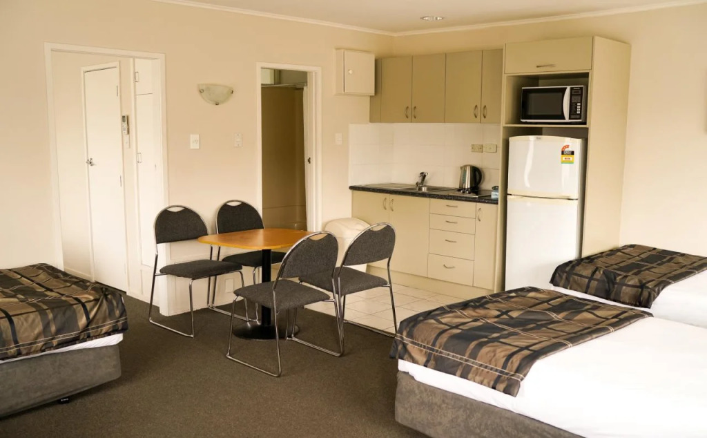 Alpers Lodge & Conference Centre