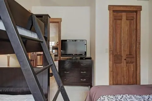 Ca1203 The Cache Condo