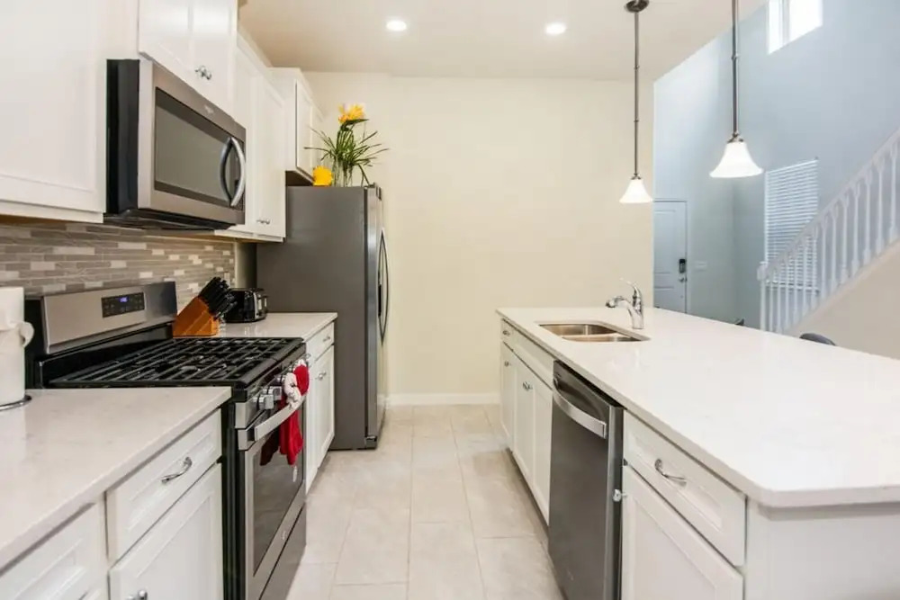 Beautiful Themed Vacation Home With Pool St5509