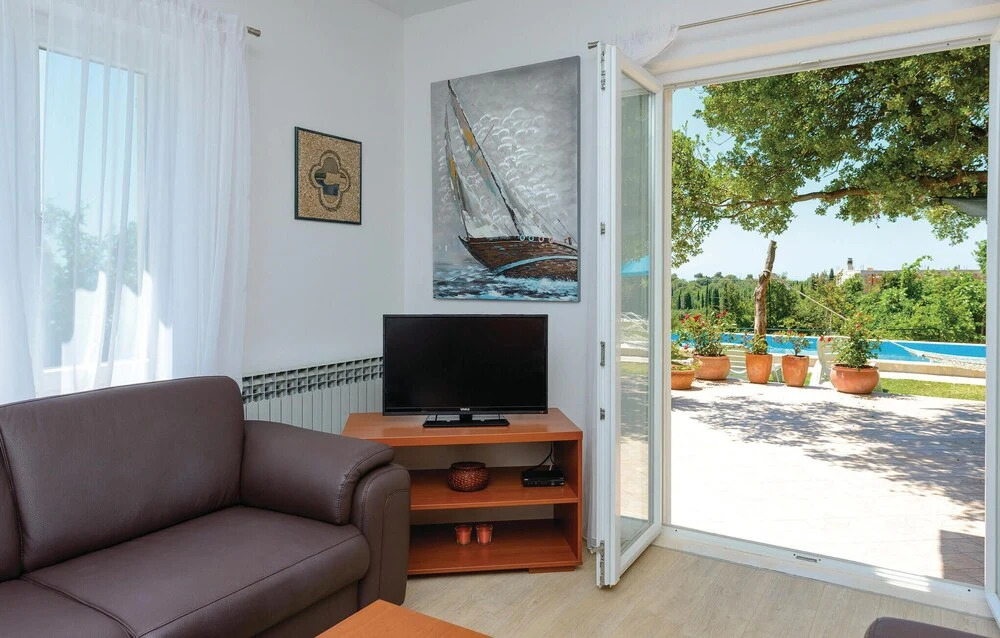 Lovely Home In Mocici