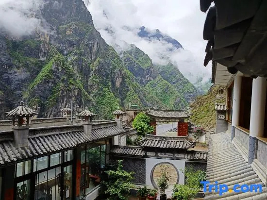 Shangri-La Tiger Leaping Gorge Fuyuange Farm