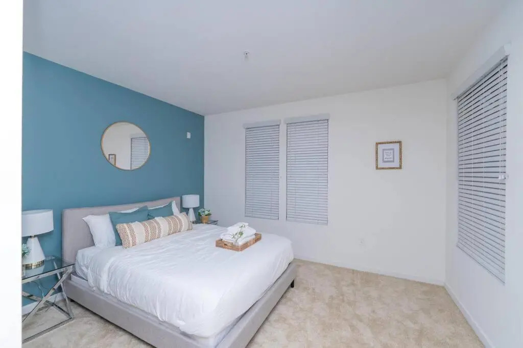 Amazing 2 bedroom 7 min from Disneyland w FREE Parking